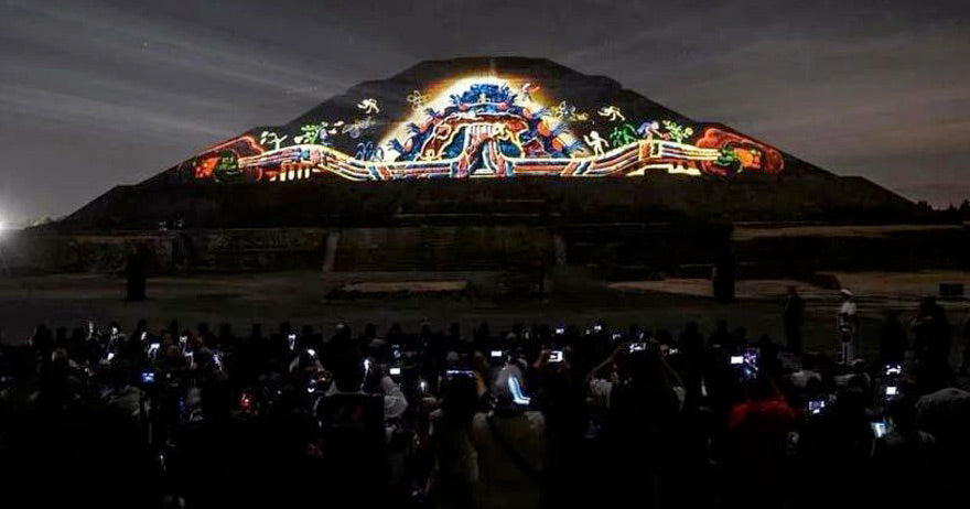 Luz y sonido Teotihuacán, viaja al pasado.